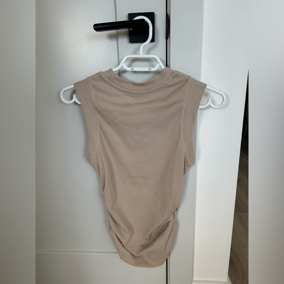 BNWT REISS TRUDY RIBBED RUCHED WAIST VEST - Picture 4 of 4